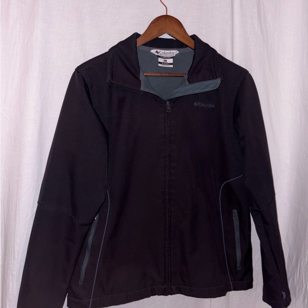 Excellent condition, like new! Columbia Black Womens Lightweight Jacket